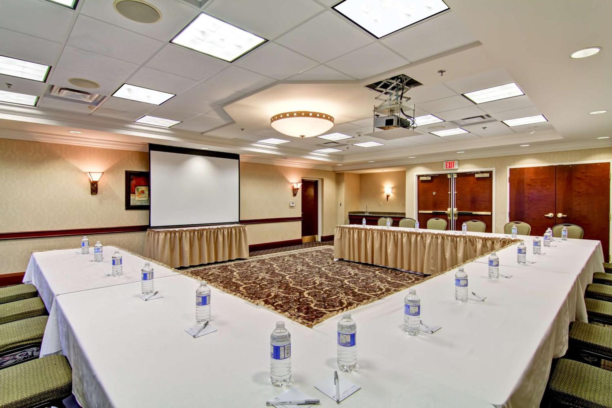 Hampton Inn & Suites Гвелф Екстер'єр фото